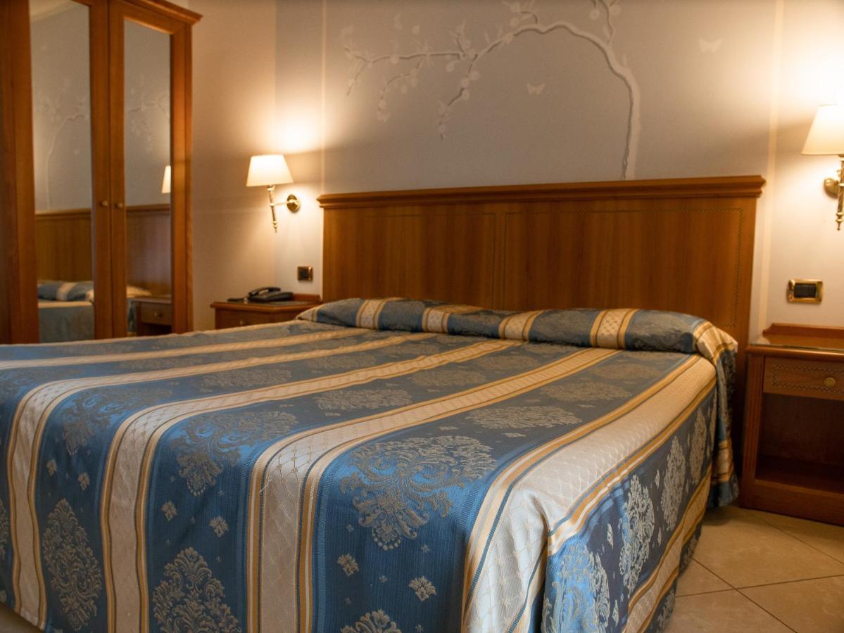 Dipendenza Hotel Londra İskenderiye Dış mekan fotoğraf